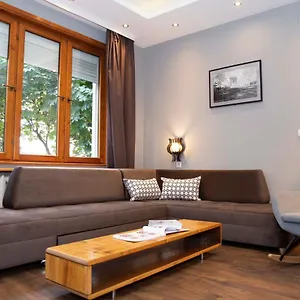 Apartamento 3-bedroom - Urban Art Gallery - Free Parking!, Sofía