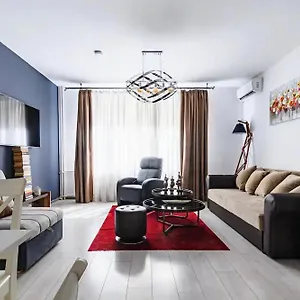 Apartamento 10 Seconds Away From The Main Street, Free Secured Parking, Sofía